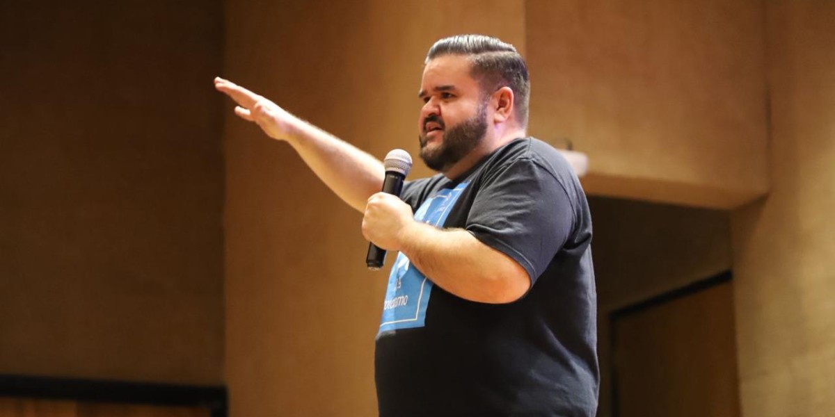 Influencer Rafa Carbajal se presenta en “Science Fest”